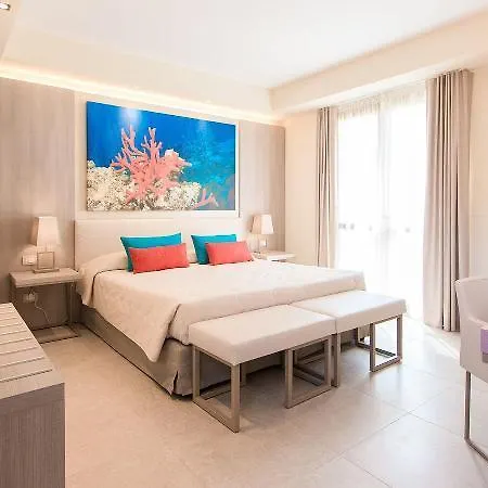 Mangia's Santa Teresa Sardinia, Curio Collection By Hilton 4*
