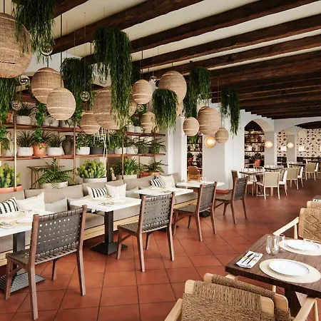 Mangia's Santa Teresa Sardinia, Curio Collection By Hilton Santa Teresa Gallura